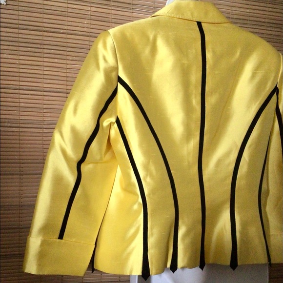 💵Carlisle 100% Silk jacket, black optional belt, pretty, flattering, price drop - Picture 8 of 15